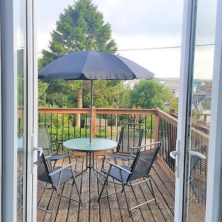 Swindon Old Town Duplex - Entercloud9Sa Apartment Luaran gambar